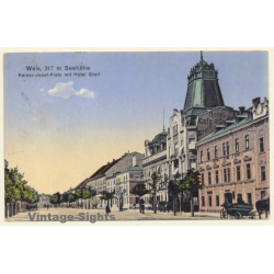 Wels / Austria: Kaiser Josef Platz - Hotel Greif (Vintage PC 1928)