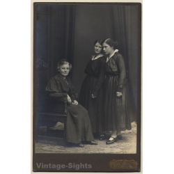 Karl Bächle / Tiengen: Elegant Mother & Her 2 Daughters (Vintage Cabinet Card ~1910s)