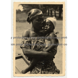 African Woman W. Beautiful Baby On Arm / Likati - Congo (Vintage Photo B/W ~1940s/1950s)