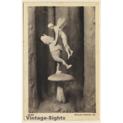 R. Paschold: Zwerg steht auf Pilz und hält Fee / Goblin (Vintage Artist PC ~1920s)