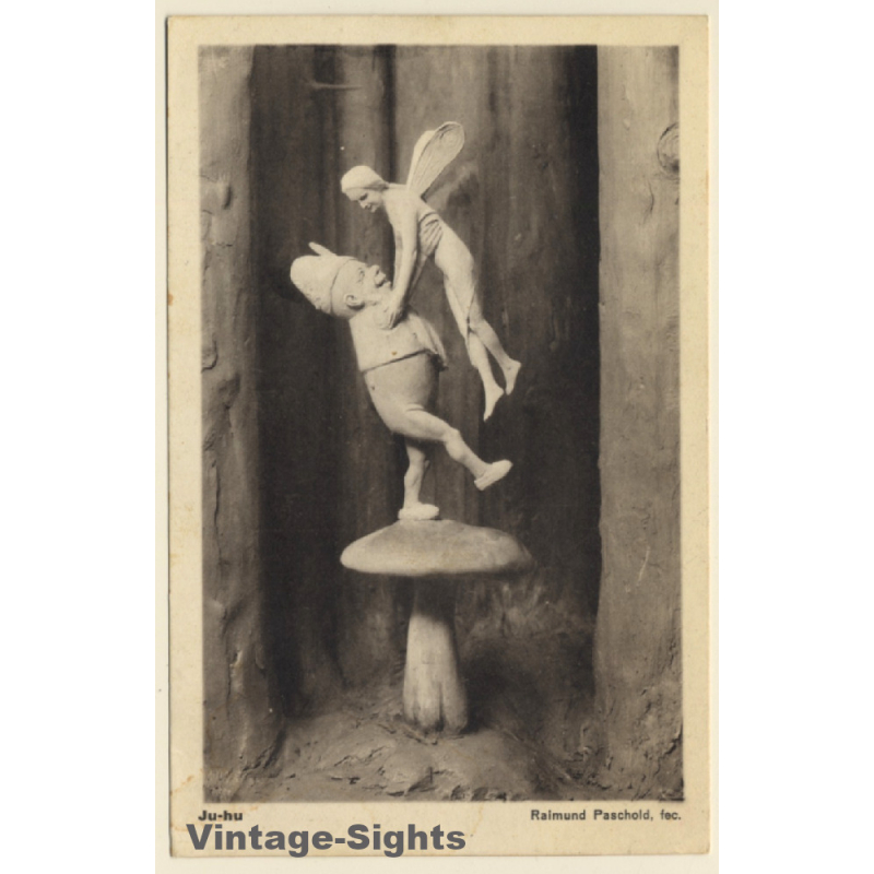 R. Paschold: Zwerg steht auf Pilz und hält Fee / Goblin (Vintage Artist PC ~1920s)