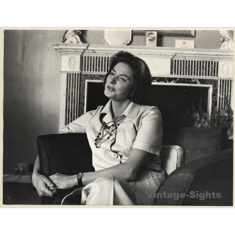 Ingrid Bergman relaxed at Home (Vintage Press Photo 1960s)