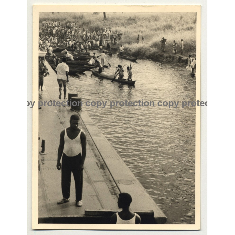 Lots Of People on Dugouts - Lualaba River, Kabalo / Congo (Vintage Photo B/W ~1950s)