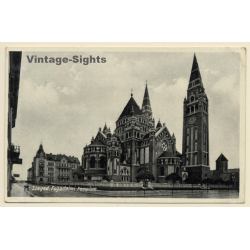 Szeged - Segedin / Hungary: Votiv Church (Vintage PC)
