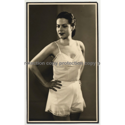 Brunette Underwear Model In Nightgown / Lingerie (Vintage Fashion Photo B/W 1940s/1950s)