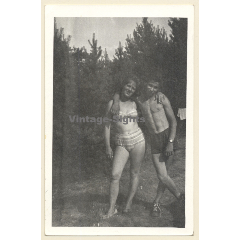 Young Couple Embracing Each Other On Camping Site / Bikini - ABS (Vintage Photo Czechia ~1960s) Young Couple Embracing Each Other On Camping Site / Bikini - ABS (Vintage Photo Czechia ~1960s)