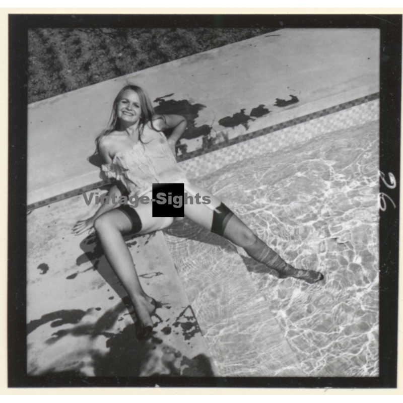 Erotic Study: Pretty Blonde Nude At Swimming Pool *5 (Vintage Contact Sheet 1970s/1980s)