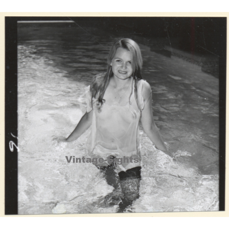 Erotic Study: Pretty Blonde Nude At Swimming Pool *9 (Vintage Contact Sheet 1970s/1980s)