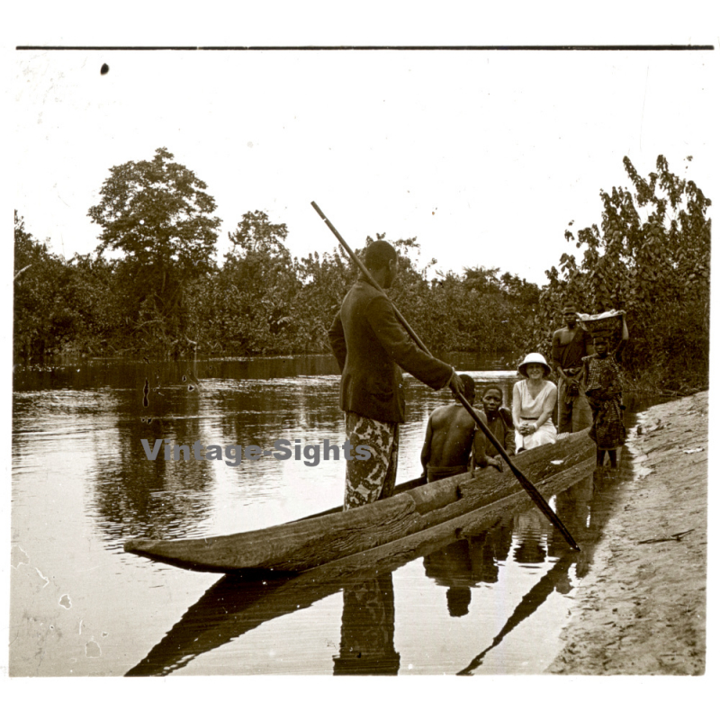 N'Djili - Kimpoko - Léopodville / Congo: Colonial Woman & Natives In Dugout On River (Vintage Stereo Glass Plate 1934)