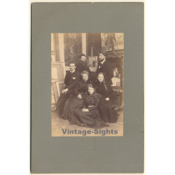 L. Neyt / ABP: Cool Family Portrait In Front Of Paintings (Vintage Photo ~1890s)