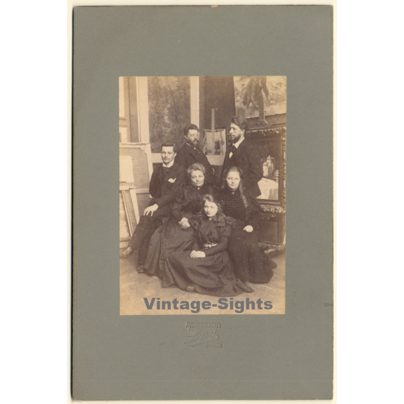 L. Neyt / ABP: Cool Family Portrait In Front Of Paintings (Vintage Photo ~1890s) L. Neyt / ABP: Cool Family Portrait In Front Of Paintings (Vintage Photo ~1890s)