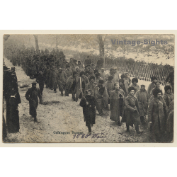 WW1: Deutsche Soldaten - Gefangene Russen (Vintage PC 1915)