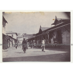 A.R.P. De Lord: Street Scene - Kaftan - Zanzibar / Tanzania (Vintage Photo ~1920s/1930s)