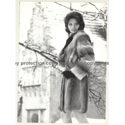 Brunette Beauty In Fur Coat / Snow - Gloves (Vintage Photo Master 1970s Fashion)