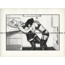 2 Beautiful Tall Models In Catfight / Lingerie - Prison Cell (Vintage Fashion Photo 1980s Large)