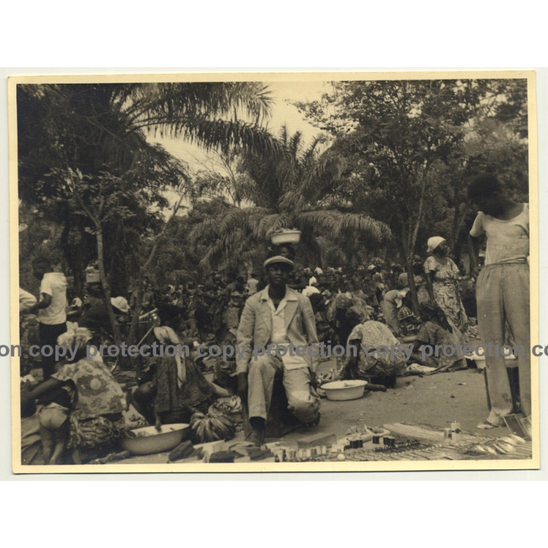 Congo / Africa: Market Bustle / Local People (Vintage Photo B/W ~ 1950s)